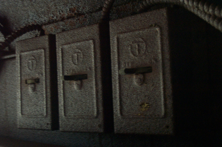 2002-04-06-07-27-06.OR-EASTM-KODAK